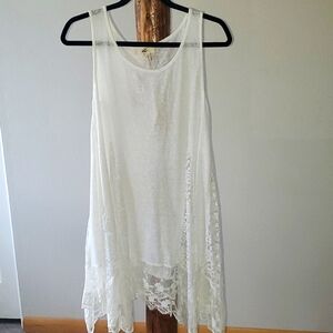 NWT Ivory and lace Kimono. Medium.